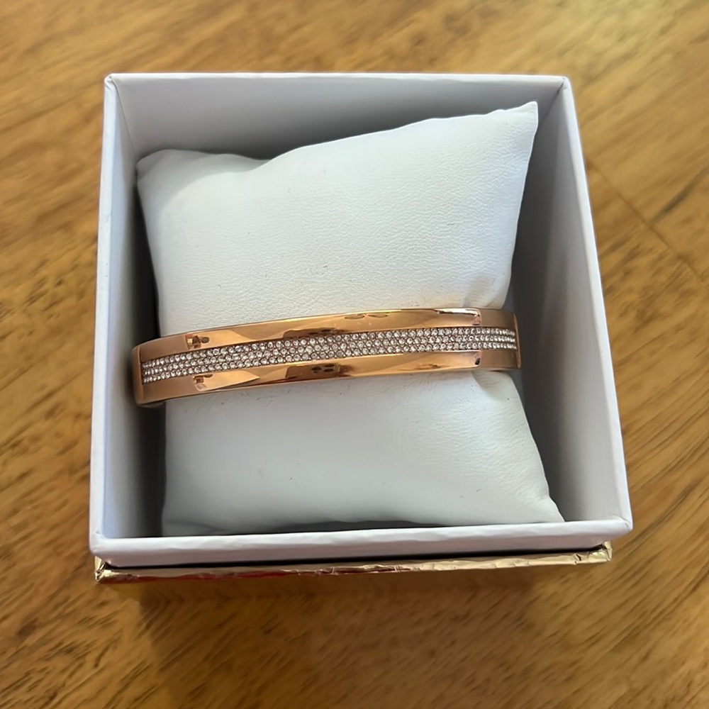 NWT Womens Michael Kors Rose Gold bling bracelet